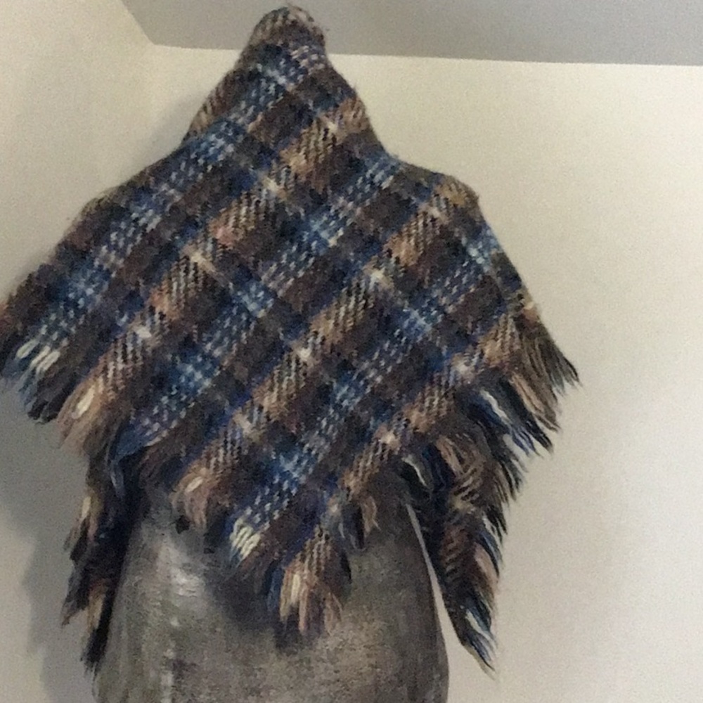 Tapestries Ireland Ltd Wool Shawl Fringe Ruuth